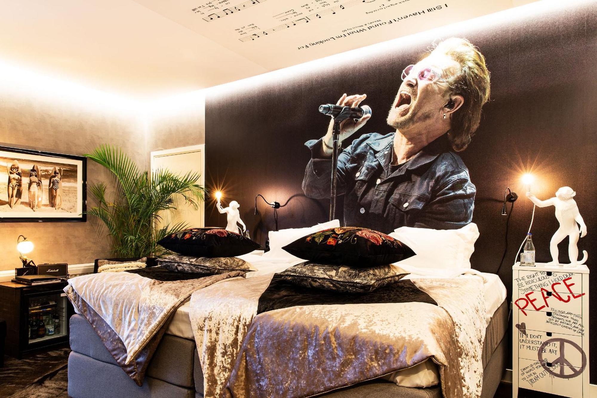 Bomans Hotell I โตรซา ภายนอก รูปภาพ