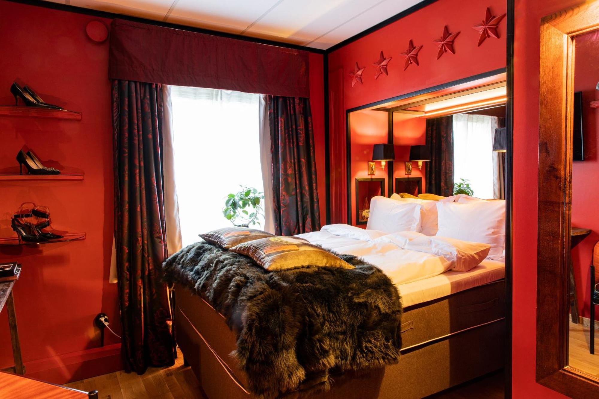 Bomans Hotell I โตรซา ภายนอก รูปภาพ