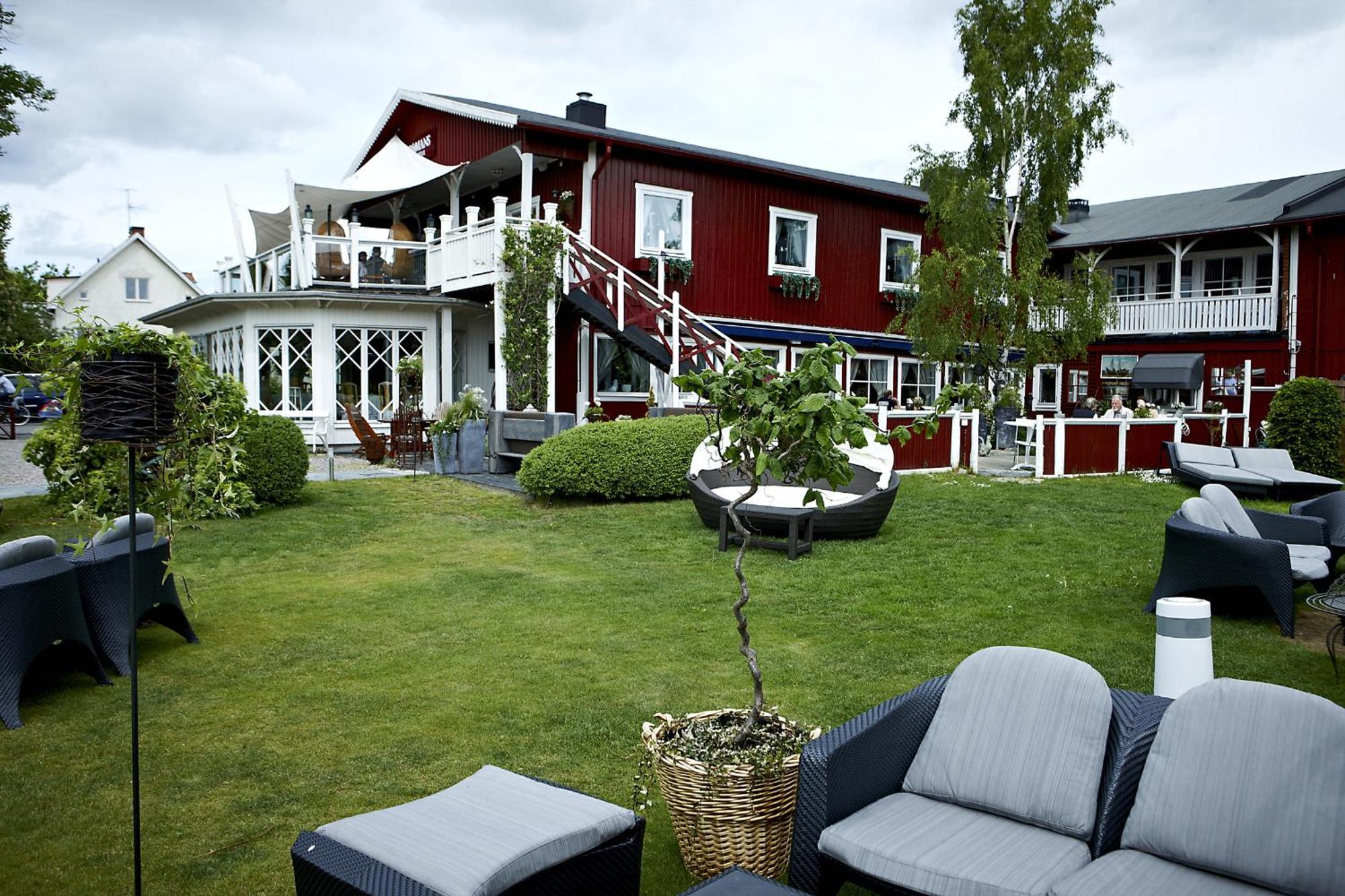 Bomans Hotell I โตรซา ภายนอก รูปภาพ